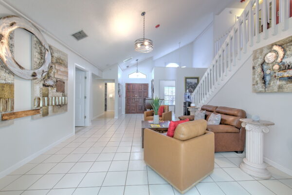 18-web-or-mls-Living area-15