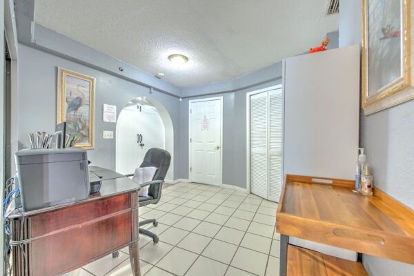 25-web-or-mls-Office Kitchen-1